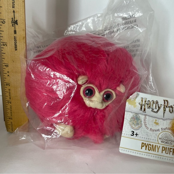 Wizarding World Harry Potter Pink Pygmy Puff Plush The Noble Collection NEW - Picture 3 of 9